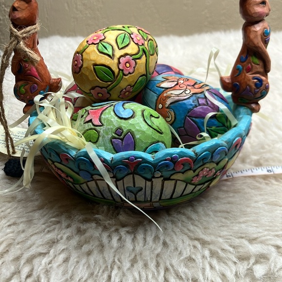 Jim Shore Hunting Eggs Finding Joy Basket With Eggs - Picture 9 of 11